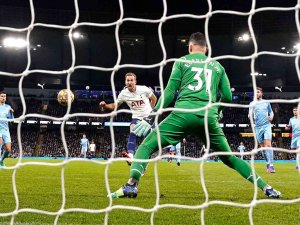 Premier Lig’de Liderlik Yarışı Kızışıyor
