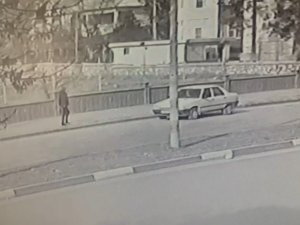 Park Halindeki Otomobil Böyle Çalındı