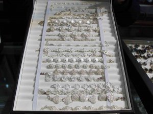 Mardin’de Gümüşe Dışarıdan Gelen Ziyaretçiler İlgi Gösteriyor