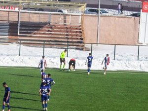 Sahaya Giren Davetsiz Misafire Hakem Müdahalesi