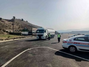 Tehlikeli Madde Taşıyan Araçlar Denetlendi