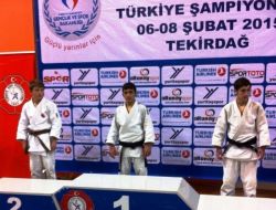 Iğdır’dan Geldi, Ev Sahibini Yendi