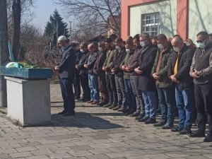 Öldürülen Kadın Toprağa Verildi