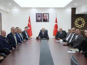 Vali Demirtaş: “Kırsal Mahallelerde Asfaltsız Yol Bırakmamayı Hedefliyoruz”
