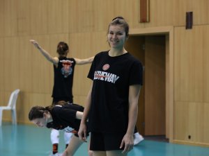 Eczacıbaşı Dynavit, Romanya Yolcusu