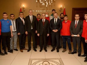 Vali Su, Türkiye Görme Engelliler B1 Futbol Milli Takımı Sporcuları İle Buluştu