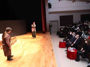 “El Alem Ne Der” Oyunu Keçiören’de Sahnelendi