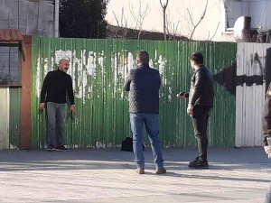 İ̇stanbul Adliyesi Önünde İntihar Girişimi