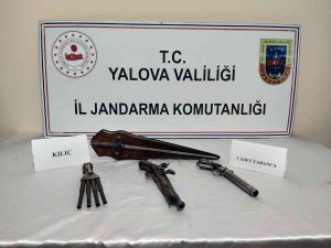 Yalova’da Tarihi Tabanca Ve Kılıç Ele Geçirildi