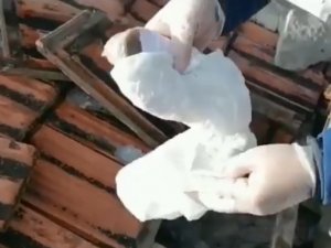 Esrarı Çatıdaki Kiremitler Altına Zulalayan Uyuşturucu Taciri Polisten Kaçamadı