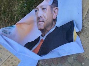 Cumhurbaşkanının Afişlerini Yırtan Şahıs Gözaltına Alındı