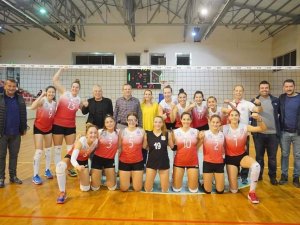 Voleybolda Ayvalıkgücü Lige Damgasını Vurdu
