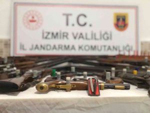 Fetö Şüphelisinin Evinden Casus Tabancası Çıktı