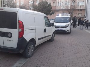 Hafif Ticari Araç İle Çarpışan Motosikletin Sürücüsü Yaralandı