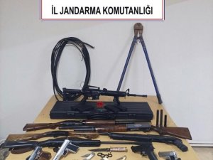 Kablo Hırsızının Evinden Silah Deposu Çıktı