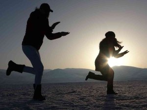 Çıldır Gölü’nde Oyun Havalarıyla Coştular