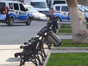 Siirt’te Şüpheli Bavul Fünyeyle Patlatıldı