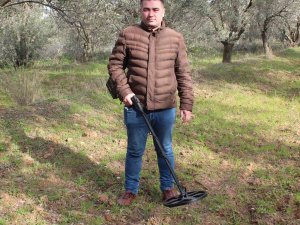 İ̇lkokul Mezunu Genç Adam Kendi Ürettiği Dedektörleri Dünyaya İhraç Ediyor