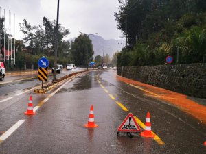 Marmaris-i̇çmeler Karayolunda Ulaşım Tek Şeritten Sağlanıyor