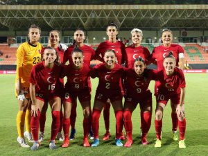 İ̇zmir’de Milli Maç Heyecanı