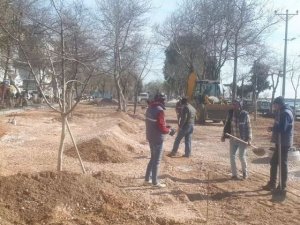 Karşıyaka Ve İ̇lhan Güzelleşiyor