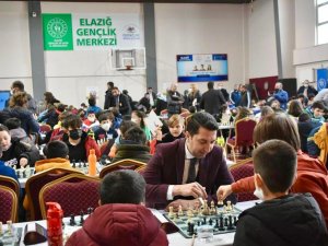 Elazığ’da 480 Sporcunun Katılımıyla Satranç Turnuvası Başladı