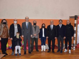 Öğrenciler, Yeni Spor Malzemelerine Kavuştu