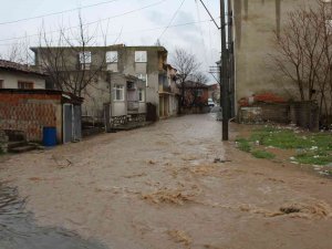 Havsa’da Yoğun Sağanak Sonrası Cadde Ve Sokaklar Göle Döndü