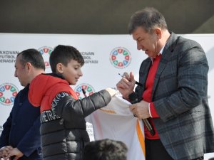 Tanju Çolak: "Nahçıvan’daki Gençlerin Yetişmesine Yardımcı Olacağım"