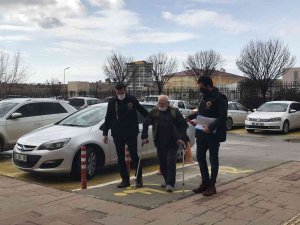 Husumetli Olduğu Komşusunu Öldüren Yaşlı Adam Tutuklandı