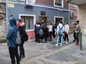 Kuşadası’nda Liselilerin Meydan Kavgası Kanlı Bitti