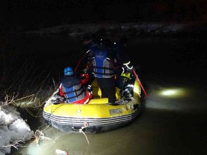 Muş’ta Karasu Nehri’ne Düşen Genç Kızın Arama Çalışmalarına Ara Verildi