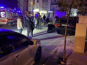Büyükçekmece’de Virajı Alamayan Otomobil Devrildi