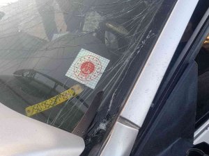 Park Halindeki Tıra Çarpan Otomobilin Sürücüsü Hayatını Kaybetti