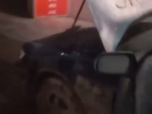 Park Halindeyken Alev Alan Araç Kullanılamaz Hale Geldi