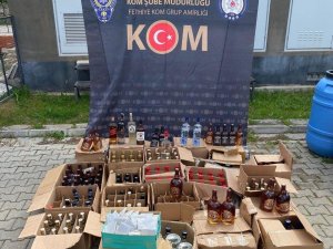 Fethiye’de Kaçak İçki Ve Makaron Operasyonu