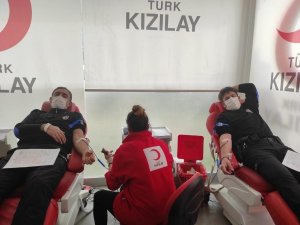 Covid-19’da Kan Stokları Azaldı Polisler Kan Bağışı Yaptı