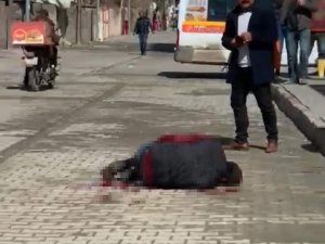 Diyarbakır’da Sokak Ortasında Ağabeyine Kurşun Yağdırdı