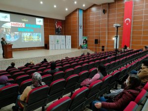 Mersin’de ’En İ̇yi Narkotik Polisi Anne’ Eğitimleri Sürüyor