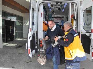 Kazada Kendi Yarasını Unuttu, Hastaneye Gelir Gelmez Eşini Sordu