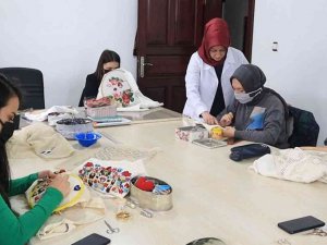 Kurslar Ev Bütçesine Katkı Sağlıyor