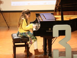 9 Yaşındaki Melisa, Piyano Festivalinde Mest Etti