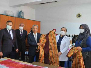 Başkan Akkaya Dikiş Nakış Kursiyerleriyle Bir Araya Geldi