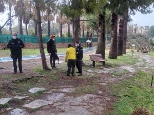 19 Yaşındaki Genç Kız Parkta Yarı Baygın Halde Bulundu