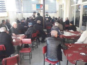 Kahvehanedeki Vatandaşlara Trafik Eğitimi Verildi