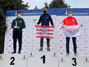 Antalyaspor Triatlon Takımı Sezona Madalyayla Başladı