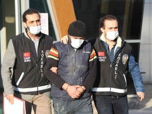 Arkadaşını Öldürüp Yamaçtan Atmıştı, Sanığın Annesi Maktulün Yaşadığını İddia Etti