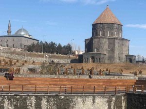 Kars’ta Bahar Havası Yaşanıyor
