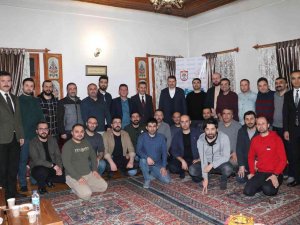 Vali Ayhan’dan Öğretmenlerle Teşekkür