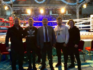 Kick Boks Profesyonelde 2 Madalya